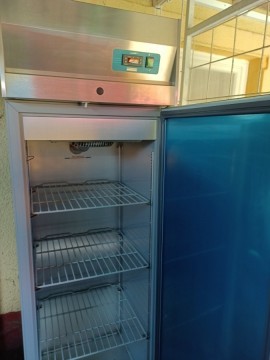 Rozsdamentes Nagykonyhai Hűtőszekrény MBM 675 liter Olasz