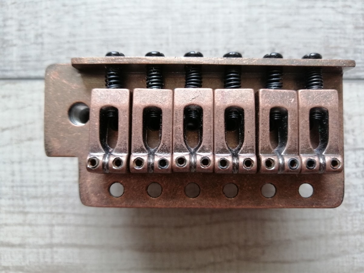  tremolo rendszer FENDER réz modell gitárhoz