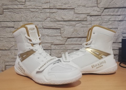 Fehér arany box cipő 