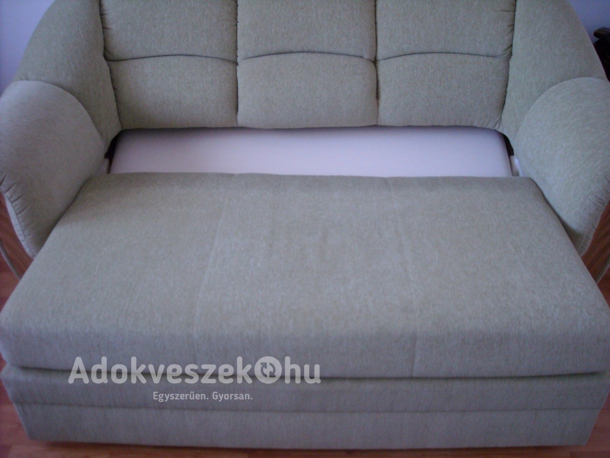 Ággyá alakitható kanapé