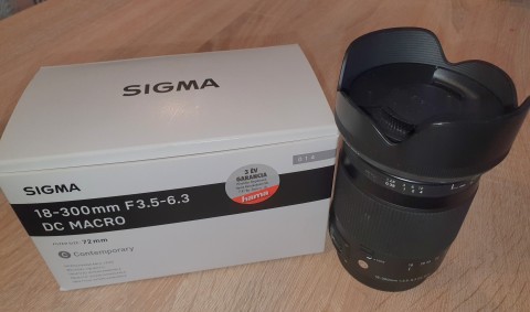 SIGMA18-300mm F3 5-6.3 DC Macro objektív(Canon bajonett)