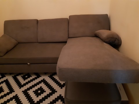 Szürke kanapé
