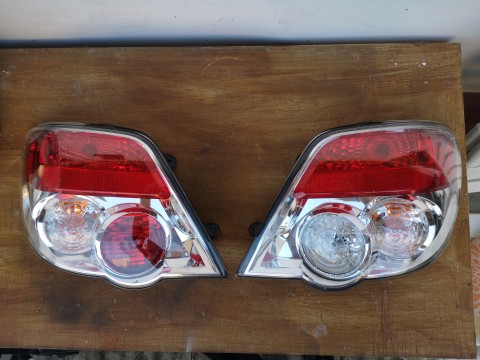 Subaru Impreza kombi gyári hátsó lámpa pár