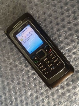 Nokia E90 kommunikátor