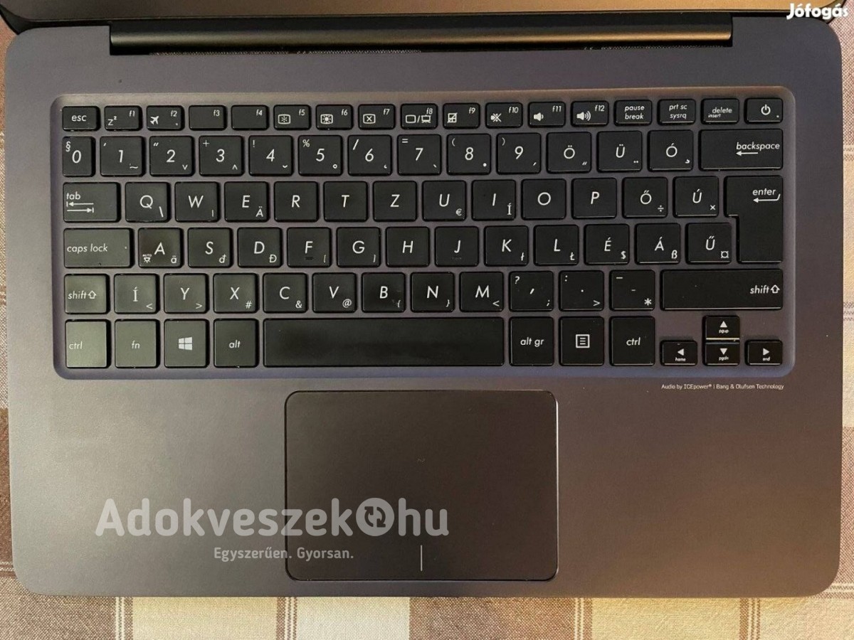 Asus UX305CA-FC141T fekete notebook