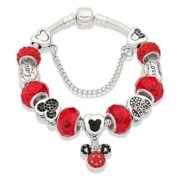 Pandora stílusú piros Miki Charm karkötő, szív motívumokkal, 20...
