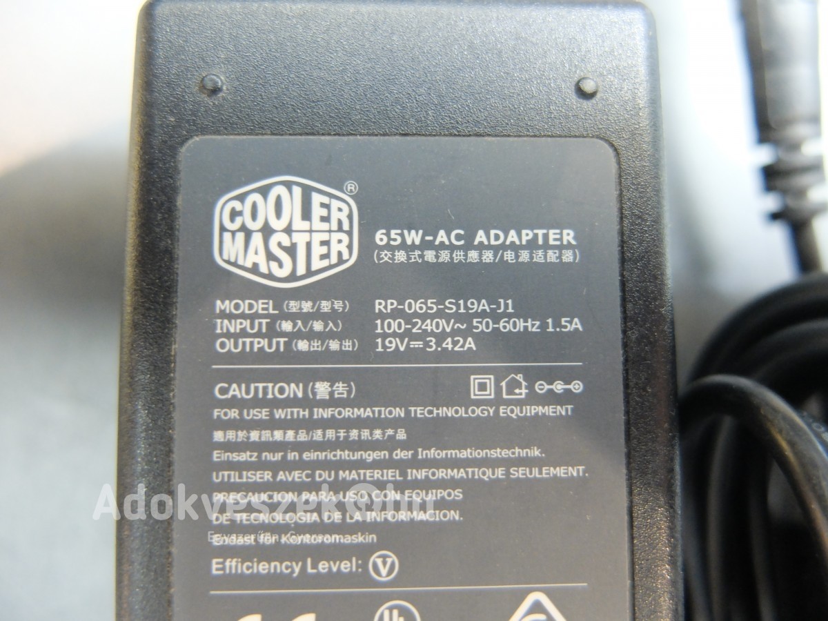 Cooler Master univerzális laptop töltő 19V 65W RP-065-S19A-J1