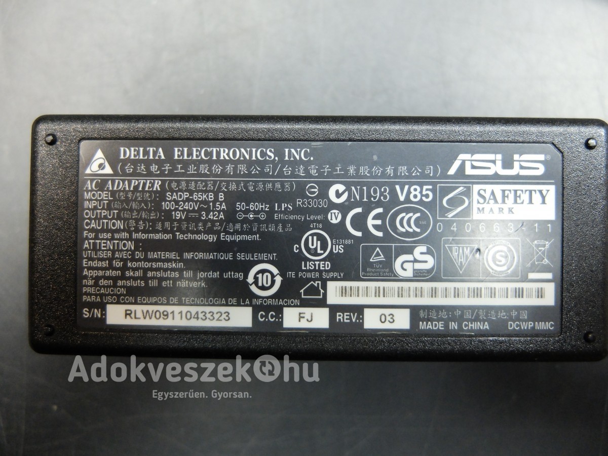 ASUS gyári laptop töltő 19V SADP-65KB B kicsit hibás 