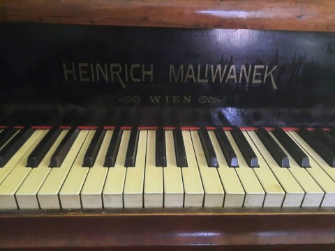 Heinrich Maliwanek Zongora