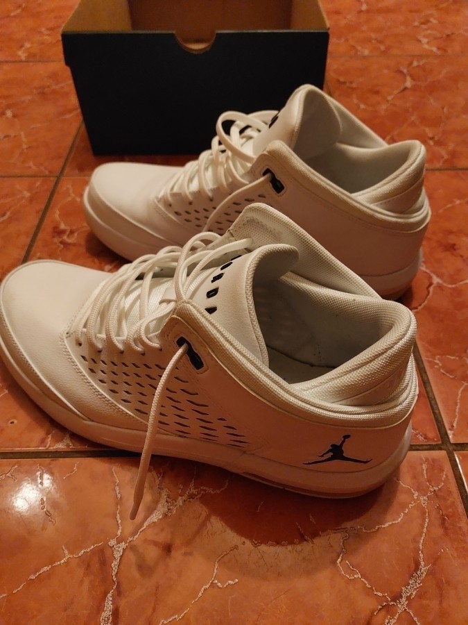 Jordan cipő