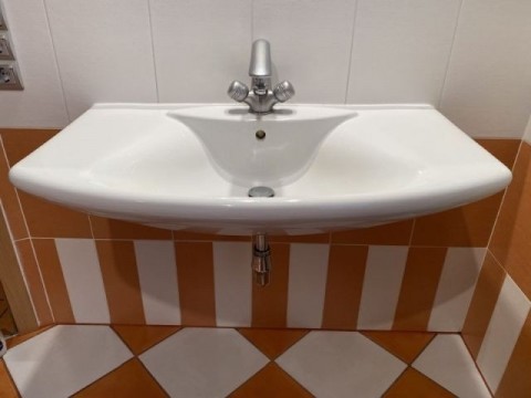 Fürdőszoba Szaniter széles 93x54 csapteleppel