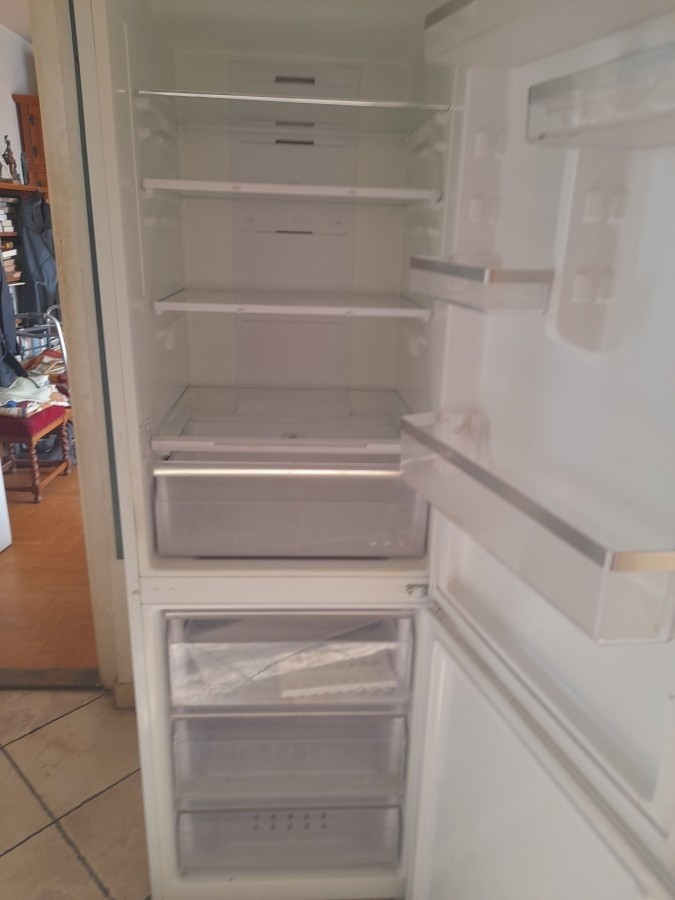 Hűtő szekrény 