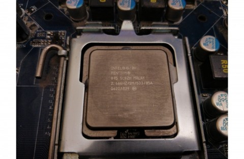 Gigabyte GA-G31M-Es2C Alaplap + 3GB RAM + Intel D805 CPU (#98-2224)