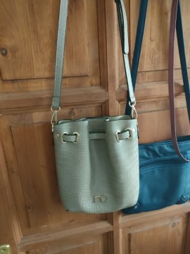 Eladó NOBO bézs színű táska
