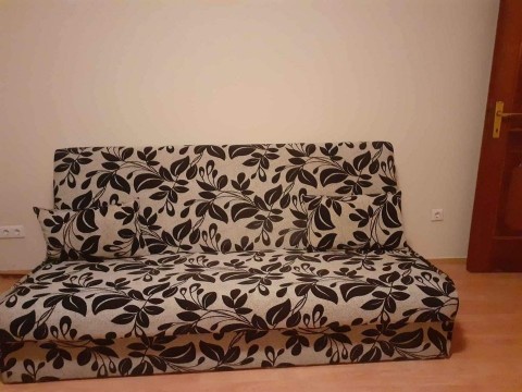 műtartós kanapé
