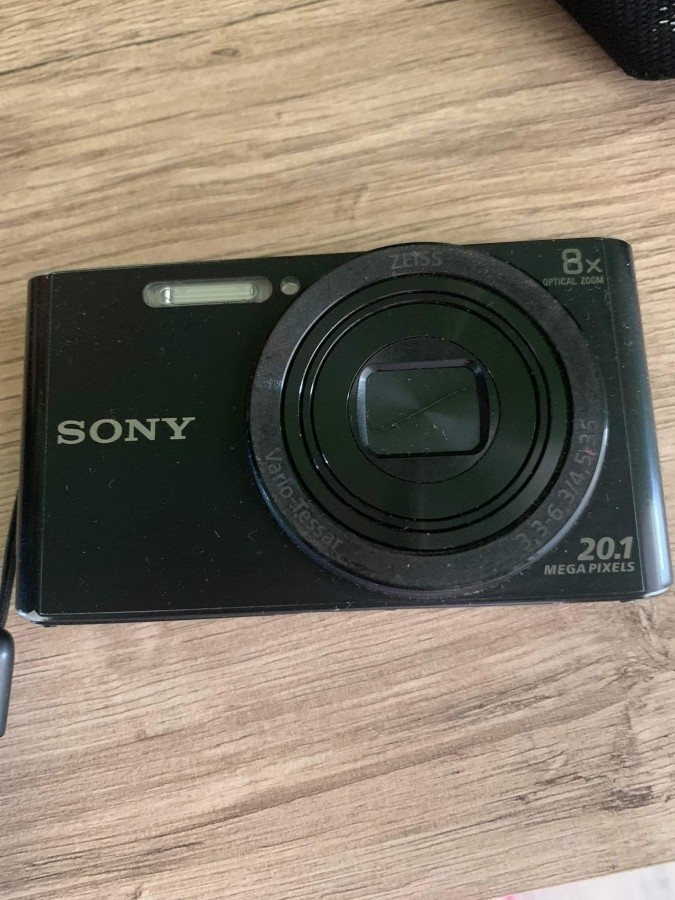 Sony digitális fényképezőgép.