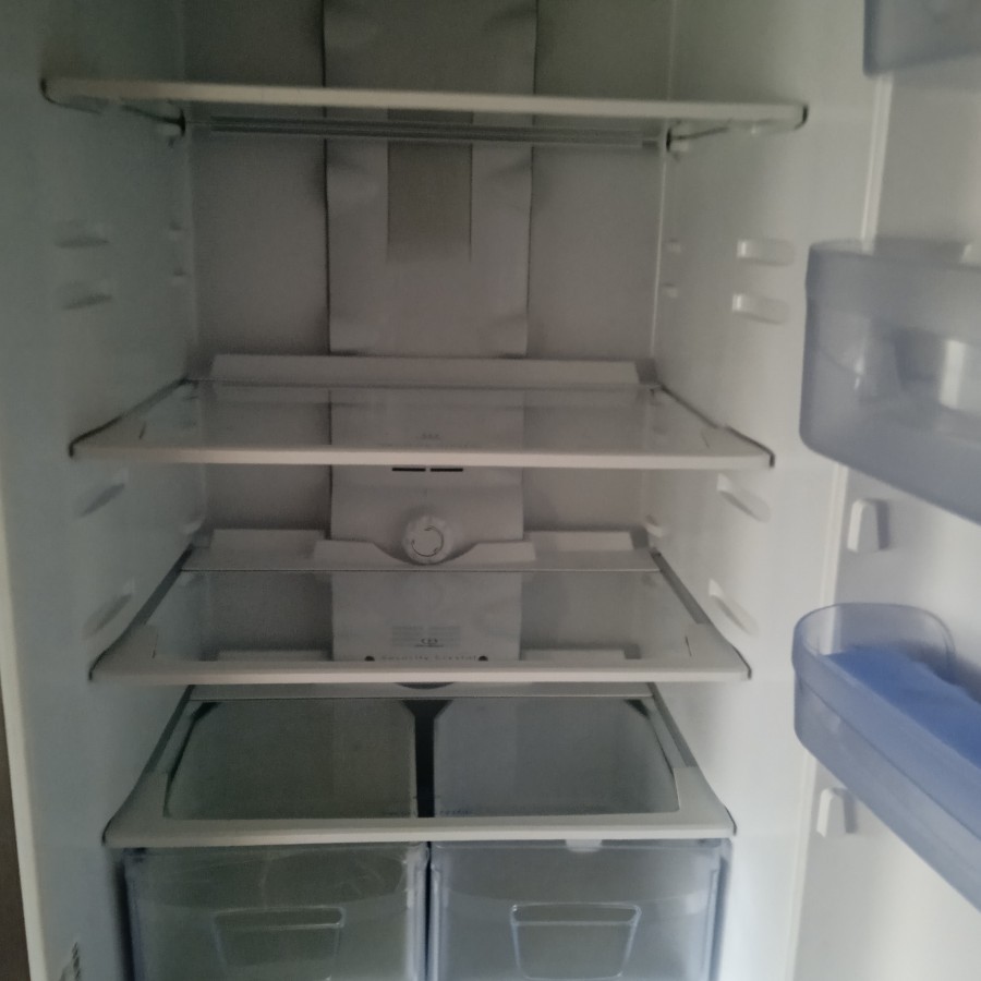Hűtőszekrény 