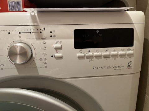 Szabadonáló elöltöltős mosógép: 7kg