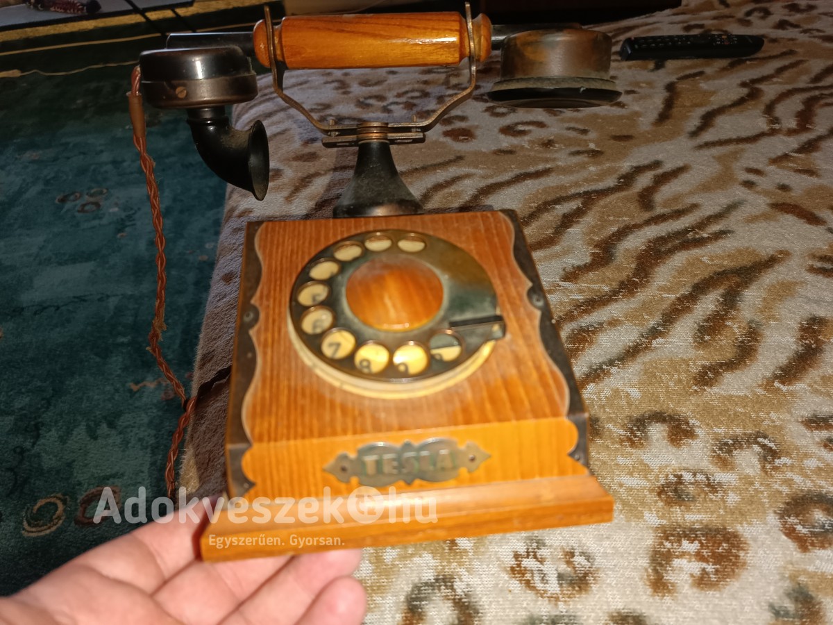 Tesla règi antik vezetèkes telefon