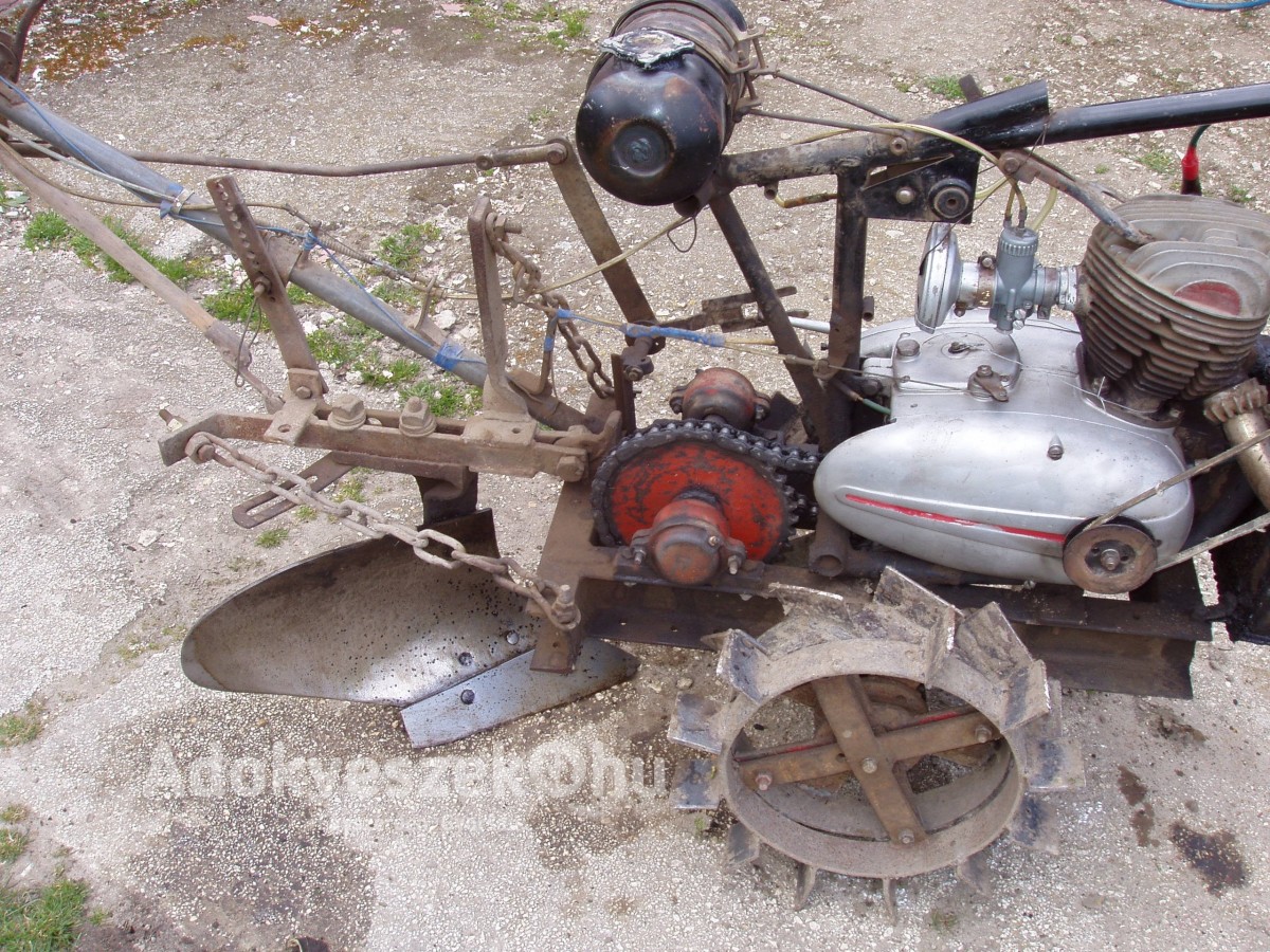 Kistraktor pannónia motorral