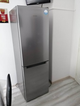 Eladó Indesit kombinált hűtőszekrény