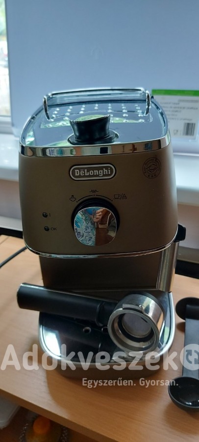 De'Longhi Distinta ECI 341 BK Eszpresszó kávéfőző, 1100 W, 15 bar, Cappuccino készítő rendszer 