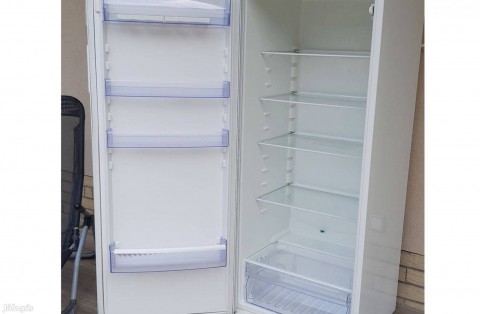 Hibátlanul működő 320 literes Zanussi hűtő olcsón eladó!