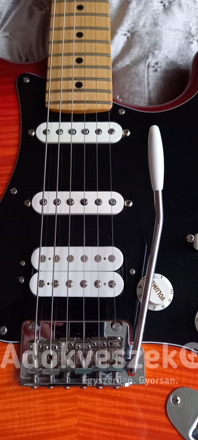 Fender Player Series Stratocaster HSS Plus Top MN Aged Cherry Burst