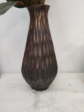 Egyedi tervezésű váza