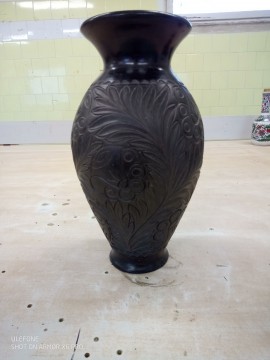 Fekete Korondi Váza