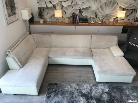 Fehér elegáns U alakú kanapé és hozzávaló puff eladó...