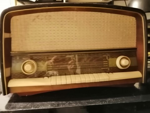 Pacsirta típusú antik rádió eladó
